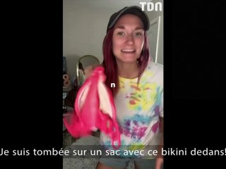 Elle essaie le maillot de bain deux pièces de sa grand-mère, le résultat est dingue !