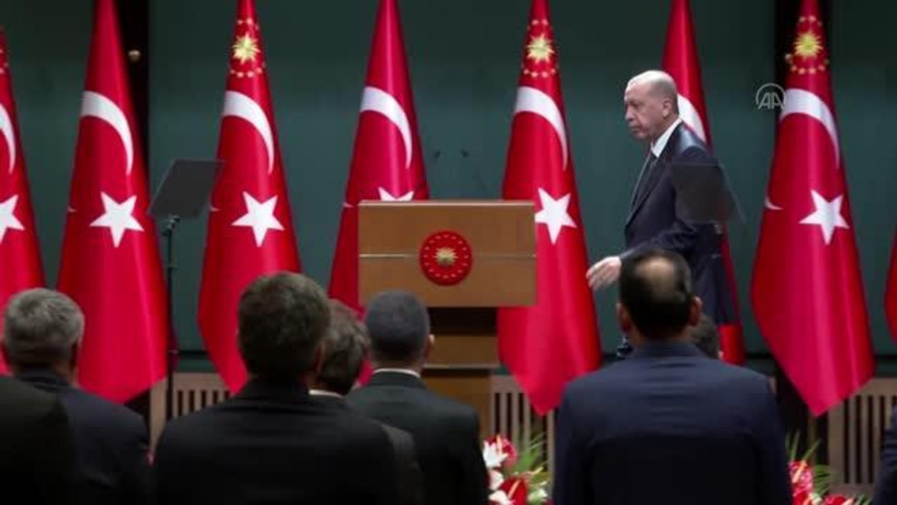 Cumhurbaşkanı Erdoğan: "(Başörtüsüne ilişkin Anayasa değişikliği teklifi) Demokrasi, hak ve özgürlük kavramlarını samimiyetle savunan herkesi bu...