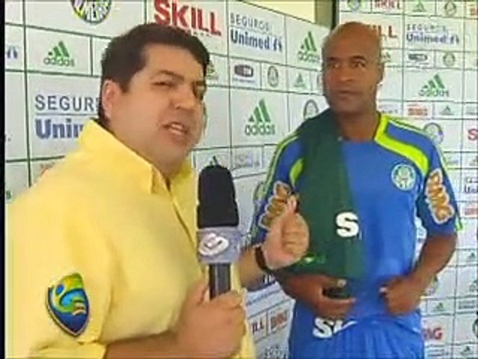 Assunção recebe homenagem pelos 100 jogos no Palmeiras