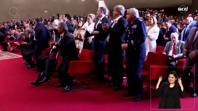Alexandre de Moraes é aplaudido de pé na diplomação de Lula