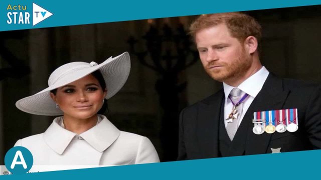 « On est dans l'avion de la liberté » : ces images inédites d'Harry et Meghan lors de leur déménagem