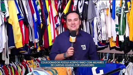 Colecionador mostra camisas antigas de seleções