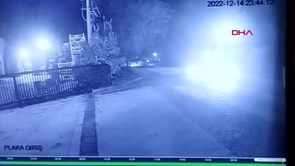 BURSA-DUVARA ÇARPAN OTOMOBİLDEKİ 2 KİŞİ ÖLDÜ; KAZA ANI KAMERADA