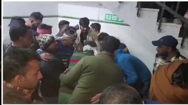 सम्भल:सड़क हादसे में बाइक सवार युवक की मौत,एक घायल