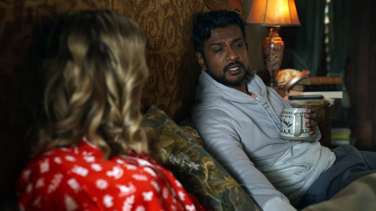 Ghosts S02E09 - The Christmas Spirit The Christmas Spirit