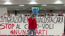 Caro voli in Sicilia, scoppia la protesta all'aeroporto di Palermo