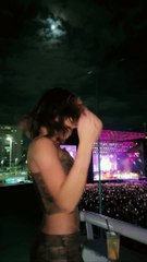 Jade Picon publicou um vídeo curtindo o show do cantor britânico Harry Styles