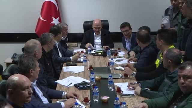 İçişleri Bakanı Soylu, Antalya'da selden zarar görenleri ziyaret etti