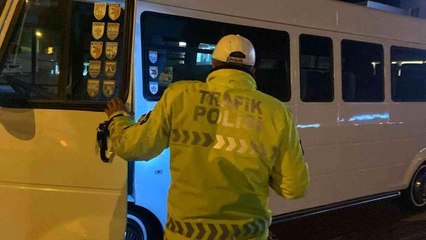 İstanbul'dan yola çıktığı sahte plakalı aracıyla Bursa'da polise yakalandı