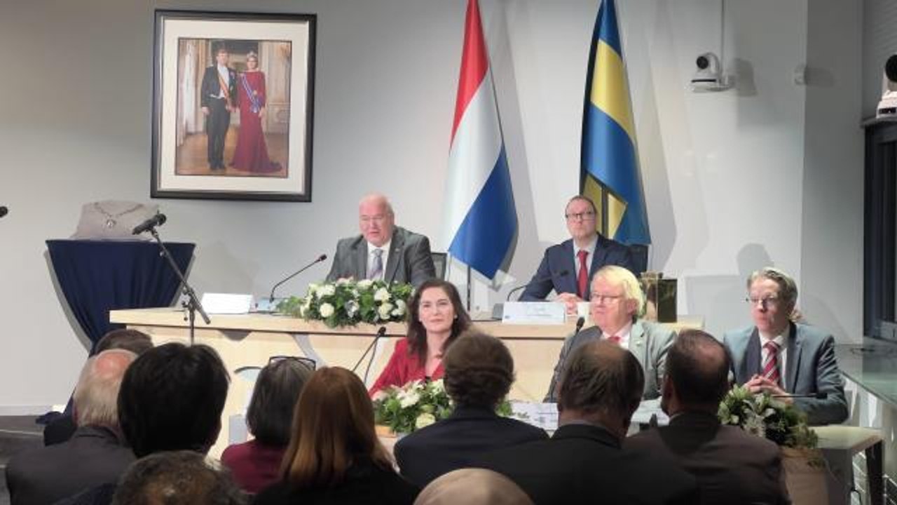 Hollanda'da ilk Türk kökenli belediye başkanı görevine başladı
