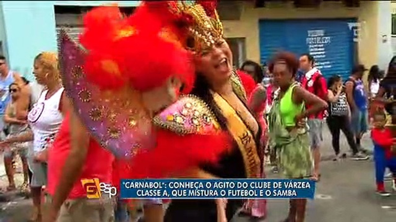 Clube de várzea mistura futebol e samba no Carnaval