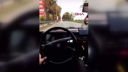 BURSA-KAZADA İKİYE BÖLÜNEN OTOMOBİLİN SÜRÜCÜSÜ HAYATINI KAYBETTİ