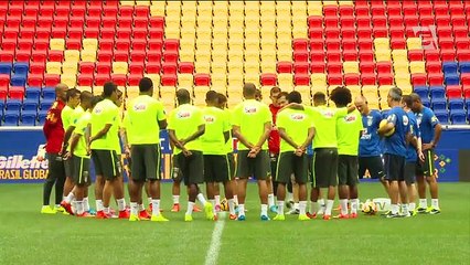 Brasil finaliza trabalhos e terá zaga inédita contra o Equador