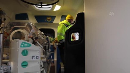 Ukrayna'da yenidoğan bebeklere mobil araçla kuvöz hizmeti