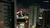 شاهد | أنصار بولسونارو المهزوم يهاجمون مقر الشرطة الرئيسي في البرازيل ويحرقون سيارات