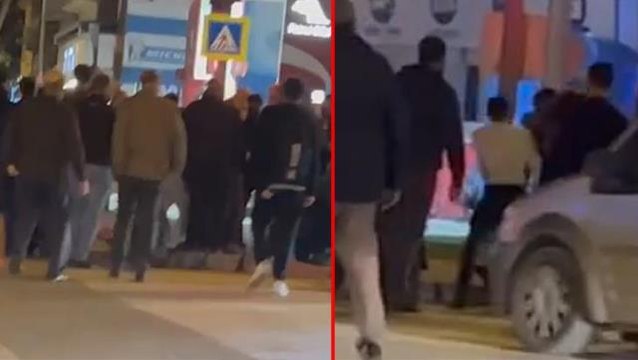 Öfkeli vatandaşlar tarafından darbedilen şahsı polis ekipleri kalabalığın içinden zor aldı