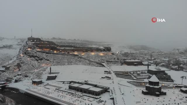 Beyaz gelinliğini giyen Kars böyle görüntülendi