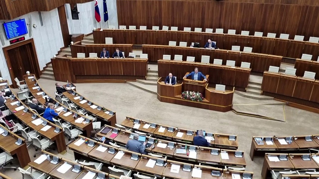 ZÁZNAM: Rozprava v pléne NR SR k návrhu na vyslovenie nedôvery Vláde SR