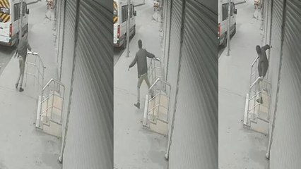 Sultangazi'de merdiven korkuluğu hırsızlığı kamerada