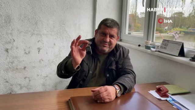 Hırsız karga, şantiyenin anahtarını çaldı esnaf peşinden böyle koştu