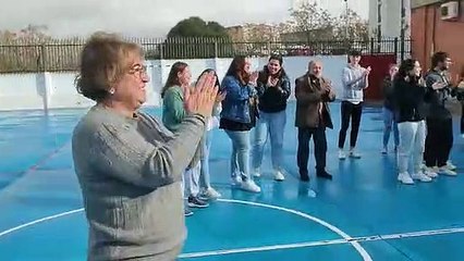 Aplausos para Pilar en el IES Averroes