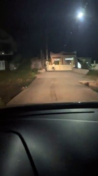 Người vợ tự đạp xe 20 km về nhà trong đêm vì dỗi chồng: Anh lặng lẽ đi sau soi đèn, bảo vệ