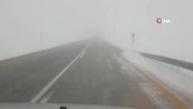 Erzurum'da etkili olan kar yağışı Palandöken geçidin sürücülere zor anlar yaşatıyor