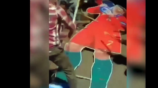 Cristiano Ronaldo maketini linç edip kafasını kestiler