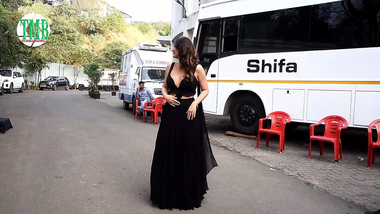 Dhanvi Bhanushali sportted on set if Indian idol