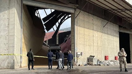 Depoda çatı çöktü: 1 ölü 1 yaralı
