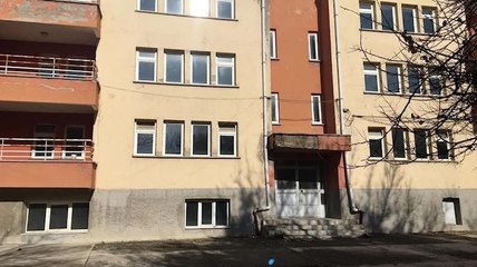 20 yıldır boş olan kamu lojmanları kaderine terk edildi