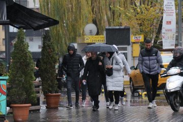 Batı Karadeniz'de sağanak ve fırtına etkili oluyor