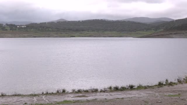 Los embalses aumentan sus reservas al 35% pero tienen menos agua que hace justo un año