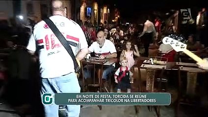 Em bar no Morumbi, torcedores prestigiam classificação do São Paulo