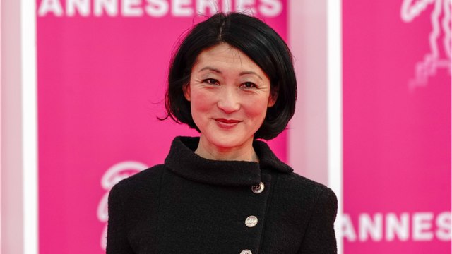 VOICI - Ce n’était pas très courageux ! : Fleur Pellerin virée à cause de Julie Gayet ? Elle étrille François Hollande