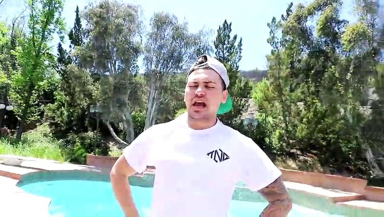 EPIC BALL PUMP PRANK IN PUBLIC!_3