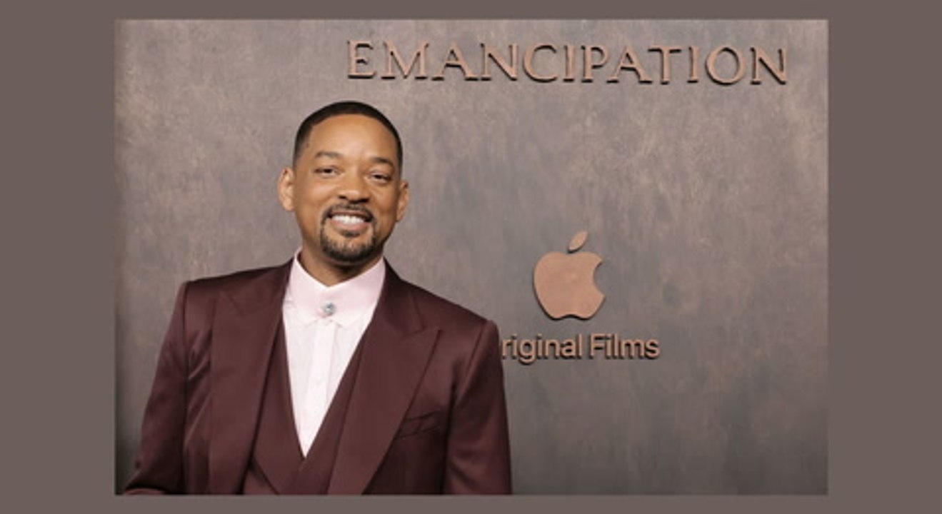 WATCH | Emancipation Premiere With The Smiths!