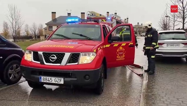 Día complicado en Madrid por la lluvia con accidentes, atascos y casi 200 intervenciones de los Bomberos
