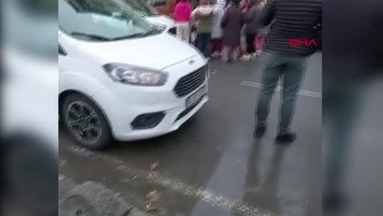 İSTANBUL-BEYLİKDÜZÜ'NDE SİTE YÖNETİCİSİ OTOPARKTAKİ MİNİBÜSTE BAŞINDAN VURULMUŞ HALDE ÖLÜ BULUNDU