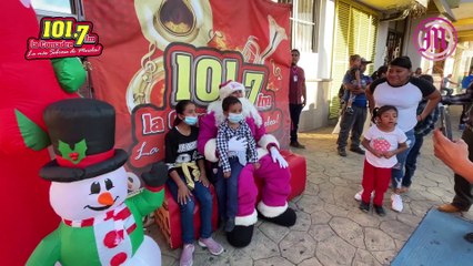 Así se vivió el encendido del Árbol de la Comadre 101.7