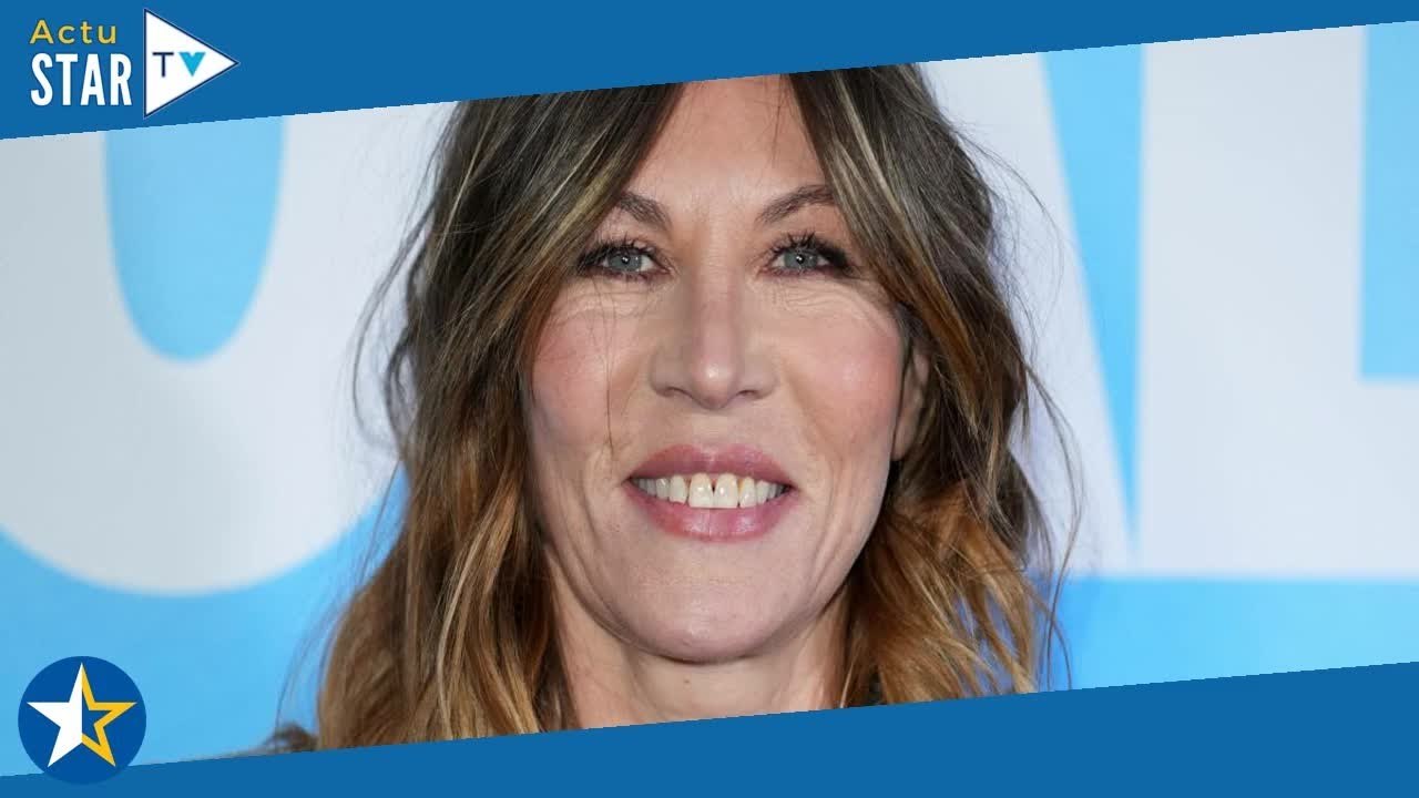 "Il faut avoir la carte" : jamais récompensée aux César, Mathilde Seigner donne son avis cash sur la