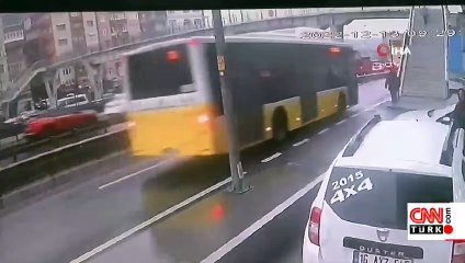 Avcılar'da zincirleme kaza, 3 yaralı