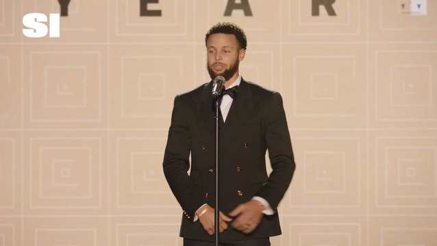 Stephen Curry Accepts the 2022 SI Sportsperson of the Year Award