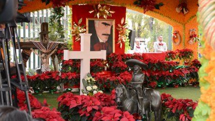 Familiares y seguidores de Vicente Fernández conmemoran el primer aniversario de su fallecimiento