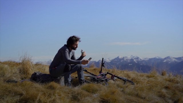 Are Granola Bars Healthy? Here's What a Dietitian Has to Say