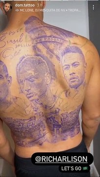 Vídeo: Richarlison tatua rosto de Neymar e Ronaldo Fenômeno nas costas