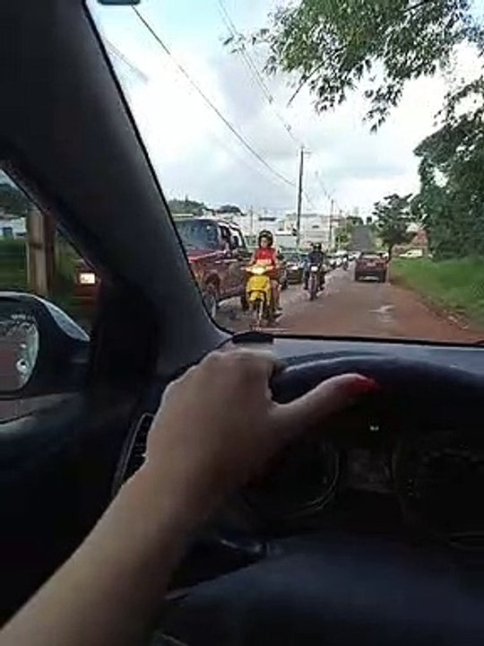 Motoristas reclamam de congestionamento para acessar a PR-323 no desvio feito no Jardim Aeroporto