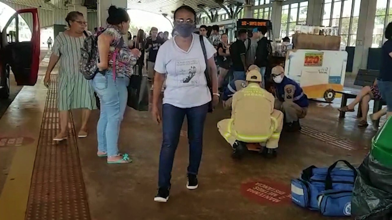Mulher fica ferida ao sofrer queda no interior...