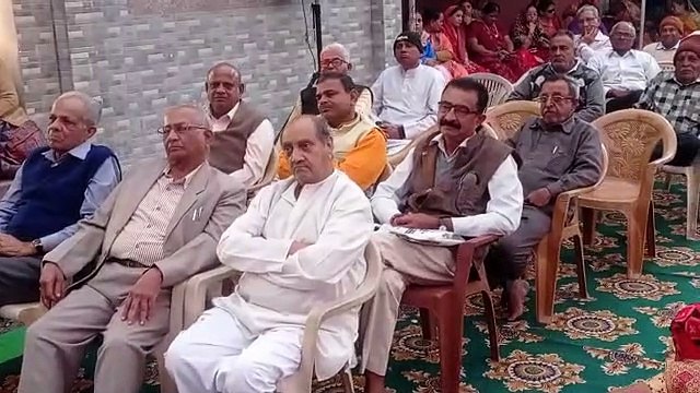 श्री मद्भागवत कथा : भजनों पर झूमे श्रद्धालु, बही धर्म सरिता