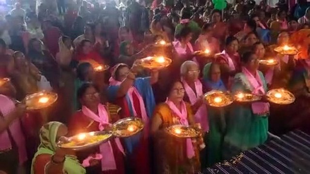 श्री मद्भागवत कथा : भजनों पर झूमे श्रद्धालु, बही धर्म सरिता